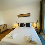 Deluxe Apartment With Balcony And Private Parking In Colvmna Residence