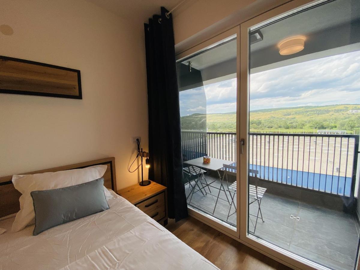 Deluxe With Balcony And Private Parking In Colvmna * Cluj-Napoca