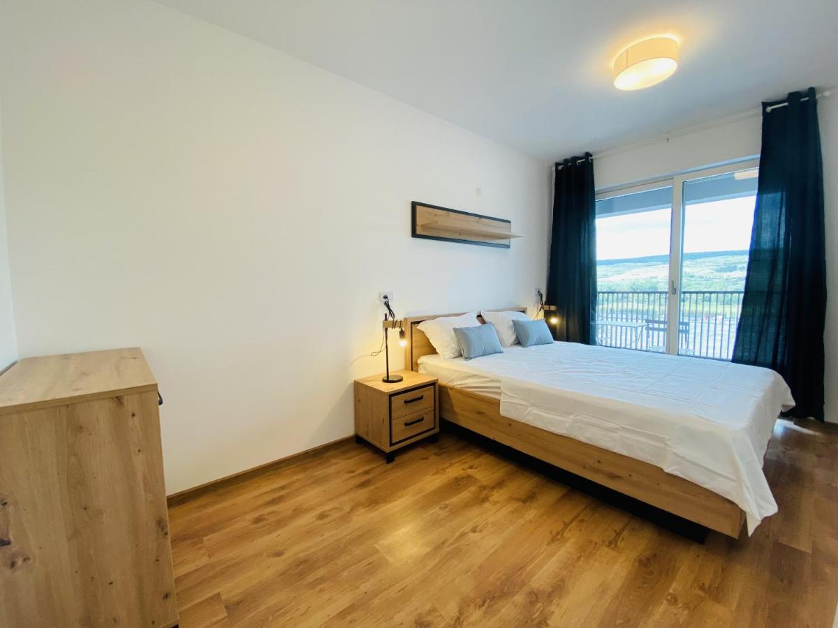 Deluxe With Balcony And Private Parking In Colvmna Cluj-Napoca
