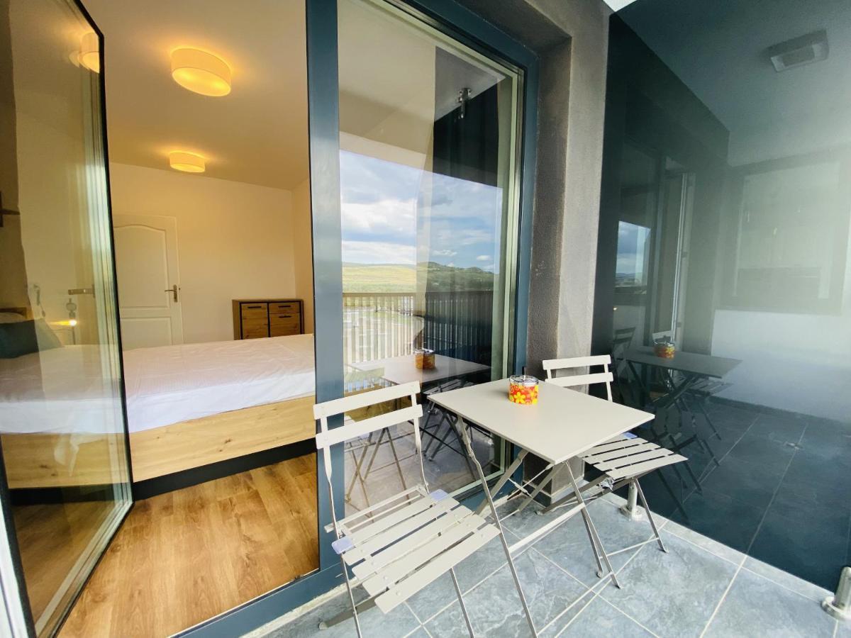 Deluxe With Balcony And Private Parking In Colvmna