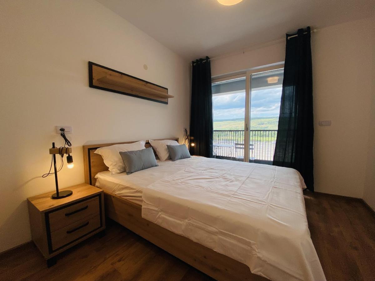 Deluxe With Balcony And Private Parking In Colvmna Căn hộ Cluj-Napoca